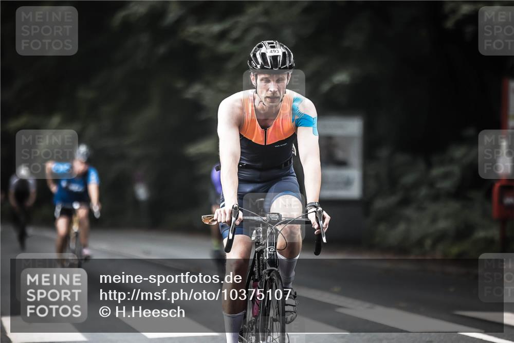 13.09.2026 - Stadtparktriathlon H.Heesch http://msf.ph/oto/10375107 13.09.2026 10:55:55 Radfahren 351, 470, 493, 498, 547, 671 meine-sportfotos.de