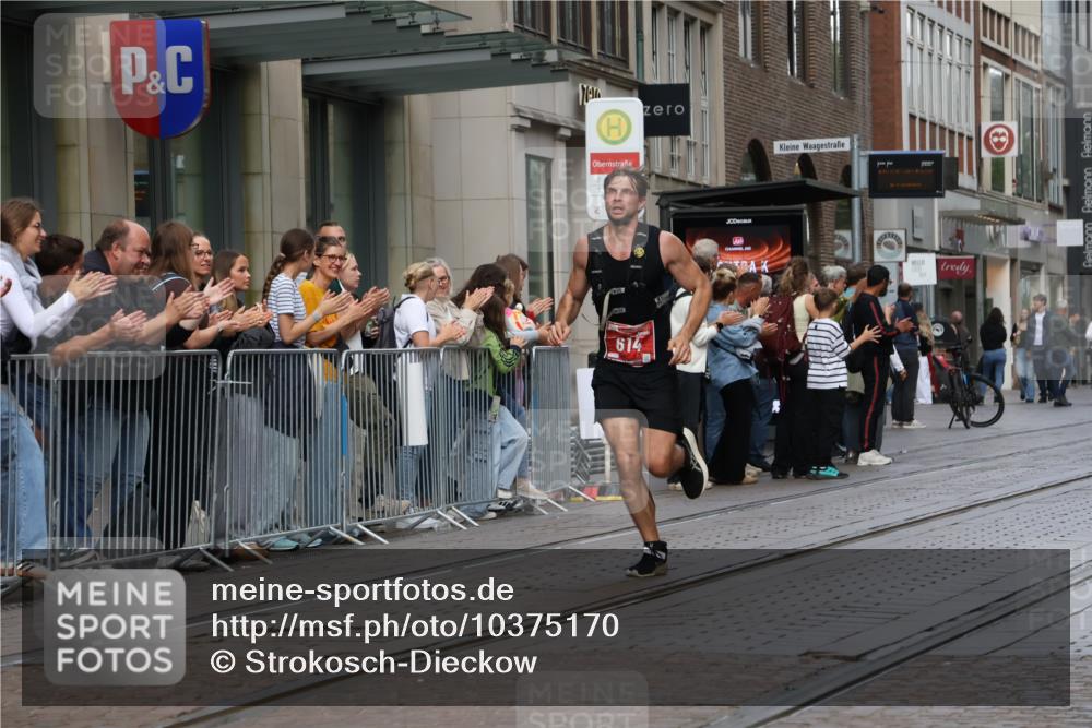 13.09.2026 - 21. swb-Marathon Bremen Strokosch-Dieckow http://msf.ph/oto/10375170 13.09.2026 12:28:30 Ziel 796, 443, 614, 751, 2054 meine-sportfotos.de