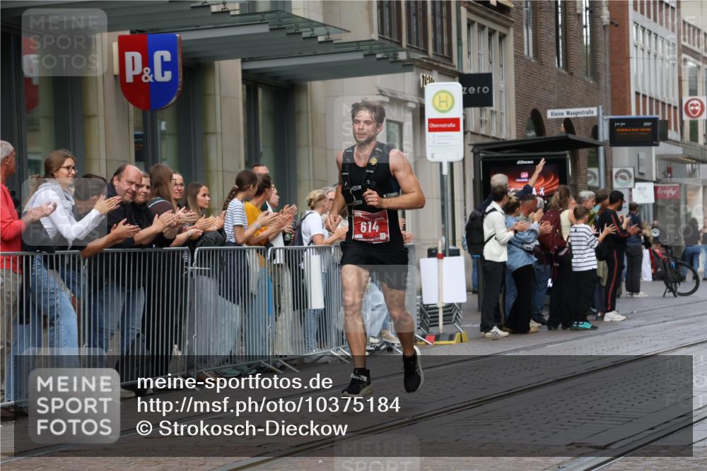 13.09.2026 - 21. swb-Marathon Bremen Strokosch-Dieckow http://msf.ph/oto/10375184 13.09.2026 12:28:31 Ziel 317, 796, 1046, 443, 614, 751, 2054 meine-sportfotos.de