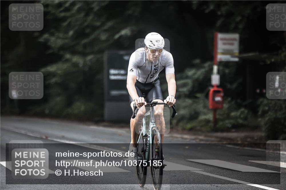 13.09.2026 - Stadtparktriathlon H.Heesch http://msf.ph/oto/10375185 13.09.2026 10:55:59 Radfahren 351, 427, 493, 498, 506, 513, 547, 671 meine-sportfotos.de
