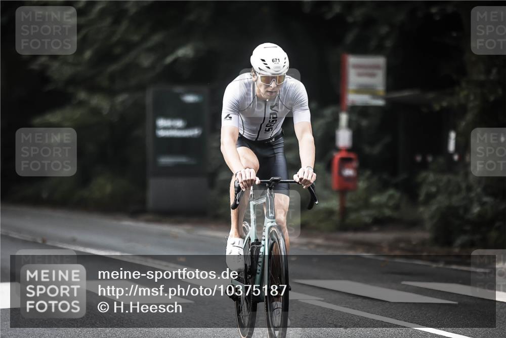 13.09.2026 - Stadtparktriathlon H.Heesch http://msf.ph/oto/10375187 13.09.2026 10:55:59 Radfahren 351, 427, 493, 498, 506, 513, 547, 671 meine-sportfotos.de