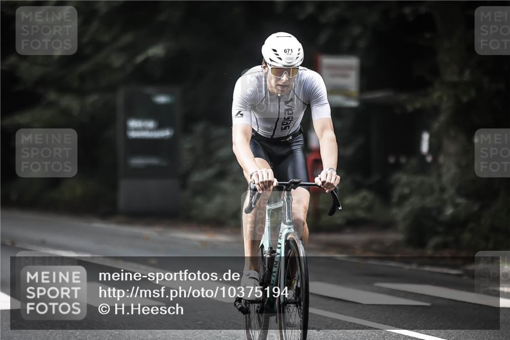 13.09.2026 - Stadtparktriathlon H.Heesch http://msf.ph/oto/10375194 13.09.2026 10:55:59 Radfahren 351, 427, 493, 498, 506, 513, 547, 671 meine-sportfotos.de