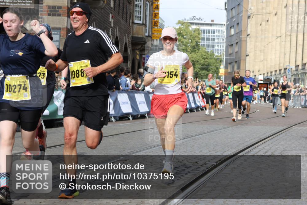 13.09.2026 - 21. swb-Marathon Bremen Strokosch-Dieckow http://msf.ph/oto/10375195 13.09.2026 11:02:33 Ziel 10153, 10154, 10173, 10273, 10274, 10278, 10331, 10338, 10439, 10473, 10500, 10636, 10738, 10803, 10885, 10915, 10943, 11249, 11505, 11576, 11811, 11853, 11886, 12016, 12042, 12094, 12134, 12135, 12437, 12506, 10190, 10296, 10633, 10783, 10945, 10954, 10985, 11096, 11107, 11261, 11662, 11701, 11719, 11776, 12071, 12154, 12429, 12451 meine-sportfotos.de