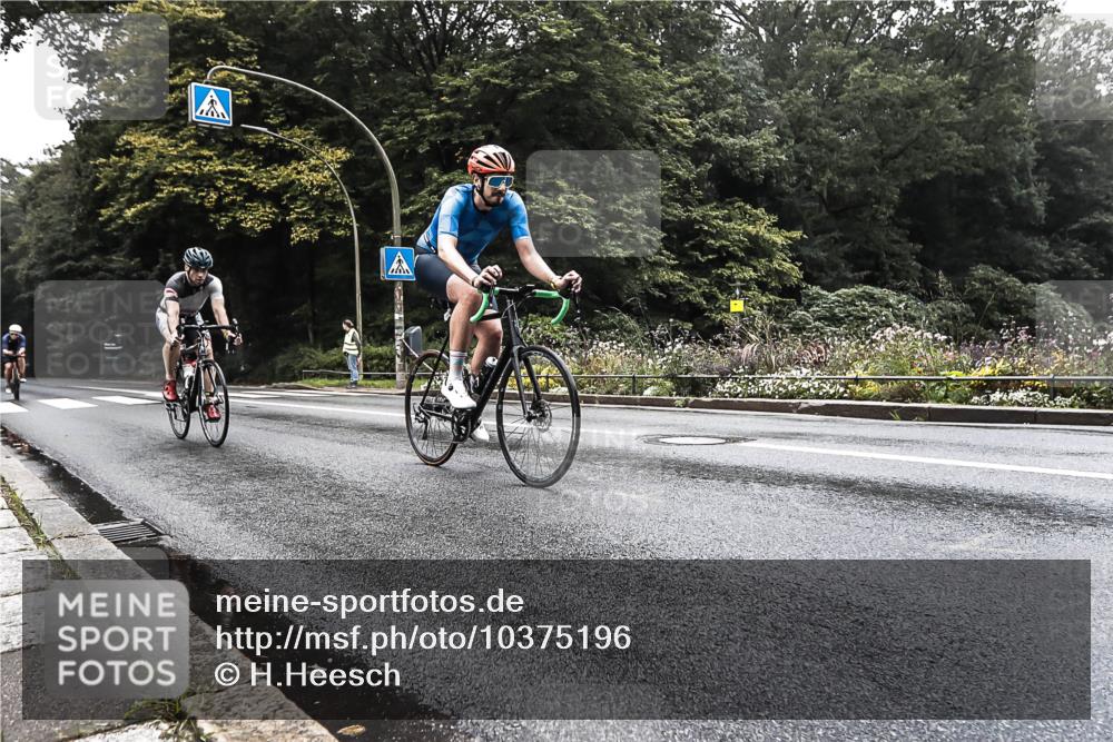 13.09.2026 - Stadtparktriathlon H.Heesch http://msf.ph/oto/10375196 13.09.2026 09:15:31 Radfahren 24, 54, 57, 97, 104, 147, 162, 208 meine-sportfotos.de