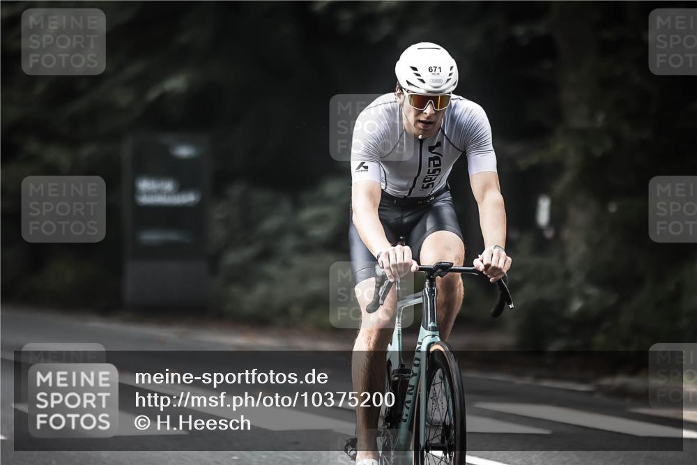 13.09.2026 - Stadtparktriathlon H.Heesch http://msf.ph/oto/10375200 13.09.2026 10:55:59 Radfahren 351, 427, 493, 498, 506, 513, 547, 671 meine-sportfotos.de