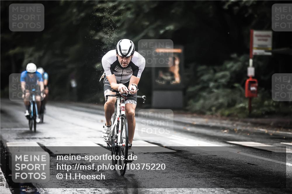 13.09.2026 - Stadtparktriathlon H.Heesch http://msf.ph/oto/10375220 13.09.2026 12:13:28 Radfahren 920, 1007, 1067 meine-sportfotos.de