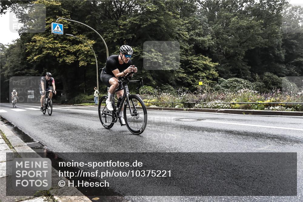 13.09.2026 - Stadtparktriathlon H.Heesch http://msf.ph/oto/10375221 13.09.2026 09:15:37 Radfahren 39, 117, 128, 161 meine-sportfotos.de