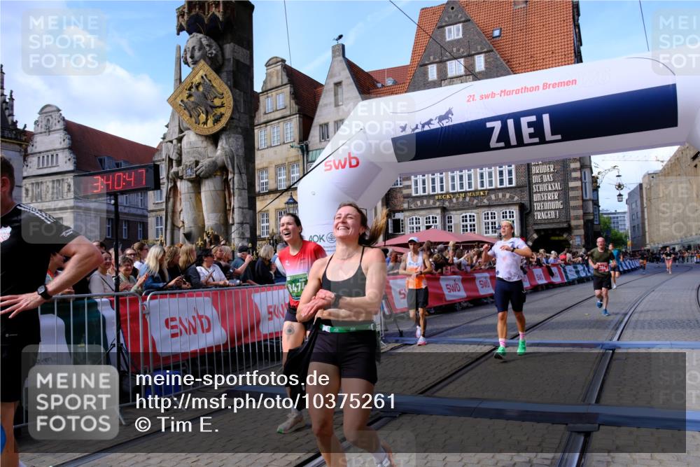 13.09.2026 - 21. swb-Marathon Bremen Tim E. http://msf.ph/oto/10375261 13.09.2026 13:11:36 Ziel 1349, 2087, 3440, 3448, 3484, 3899, 4429, 6274, 8474, 9291, 9618, 9762 meine-sportfotos.de