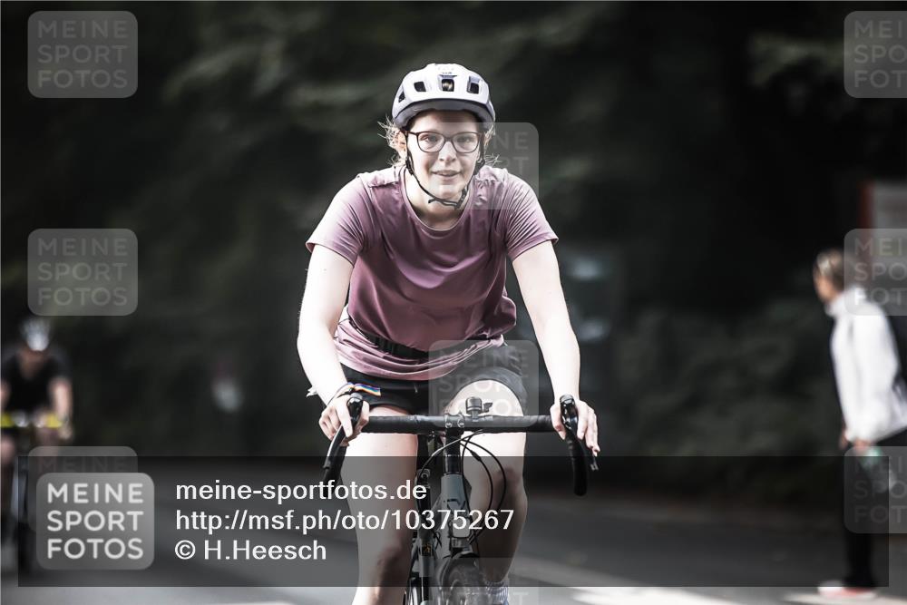 13.09.2026 - Stadtparktriathlon H.Heesch http://msf.ph/oto/10375267 13.09.2026 10:56:04 Radfahren 427, 506, 513, 561, 671 meine-sportfotos.de