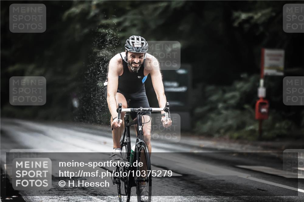 13.09.2026 - Stadtparktriathlon H.Heesch http://msf.ph/oto/10375279 13.09.2026 12:13:36 Radfahren 920, 1009, 1067 meine-sportfotos.de