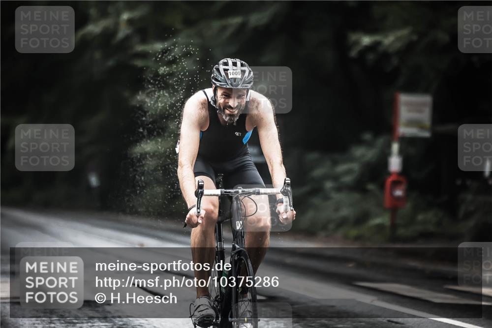 13.09.2026 - Stadtparktriathlon H.Heesch http://msf.ph/oto/10375286 13.09.2026 12:13:36 Radfahren 920, 1009, 1067 meine-sportfotos.de