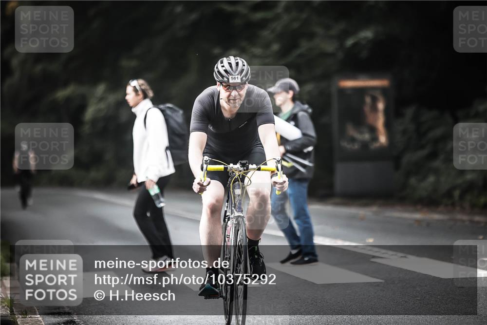13.09.2026 - Stadtparktriathlon H.Heesch http://msf.ph/oto/10375292 13.09.2026 10:56:06 Radfahren 427, 506, 513, 561, 1799 meine-sportfotos.de