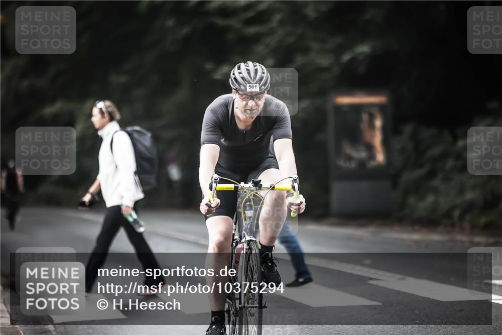 13.09.2026 - Stadtparktriathlon H.Heesch http://msf.ph/oto/10375294 13.09.2026 10:56:06 Radfahren 427, 506, 513, 561, 1799 meine-sportfotos.de