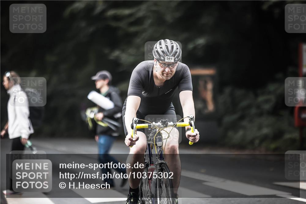 13.09.2026 - Stadtparktriathlon H.Heesch http://msf.ph/oto/10375302 13.09.2026 10:56:07 Radfahren 427, 506, 513, 561, 1799 meine-sportfotos.de