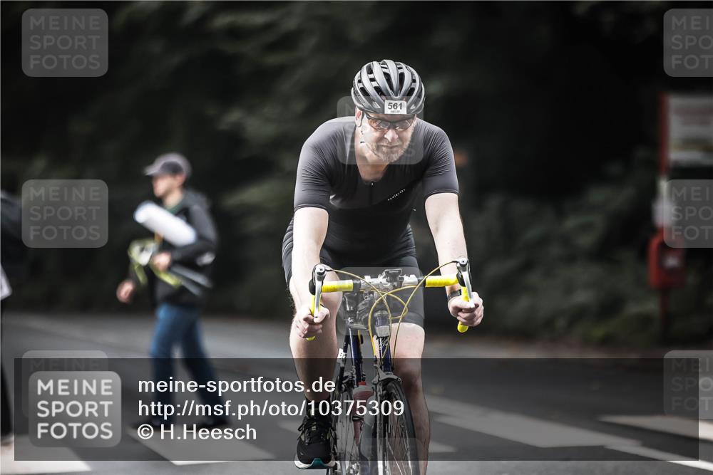 13.09.2026 - Stadtparktriathlon H.Heesch http://msf.ph/oto/10375309 13.09.2026 10:56:07 Radfahren 427, 506, 513, 561, 1799 meine-sportfotos.de