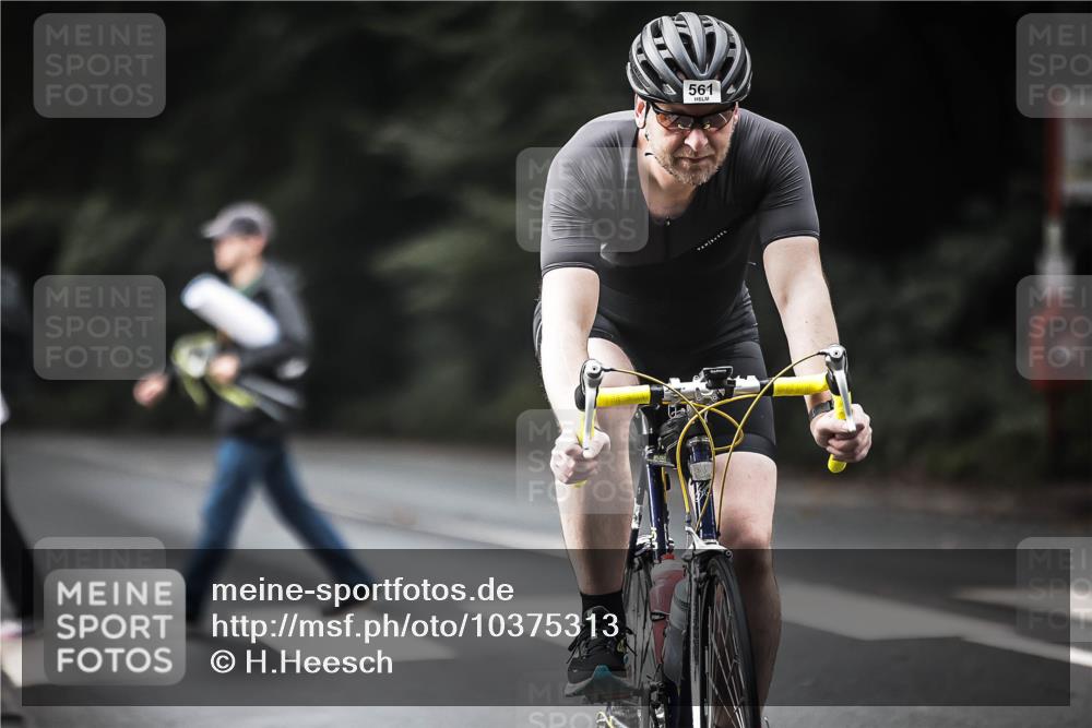 13.09.2026 - Stadtparktriathlon H.Heesch http://msf.ph/oto/10375313 13.09.2026 10:56:07 Radfahren 427, 506, 513, 561, 1799 meine-sportfotos.de