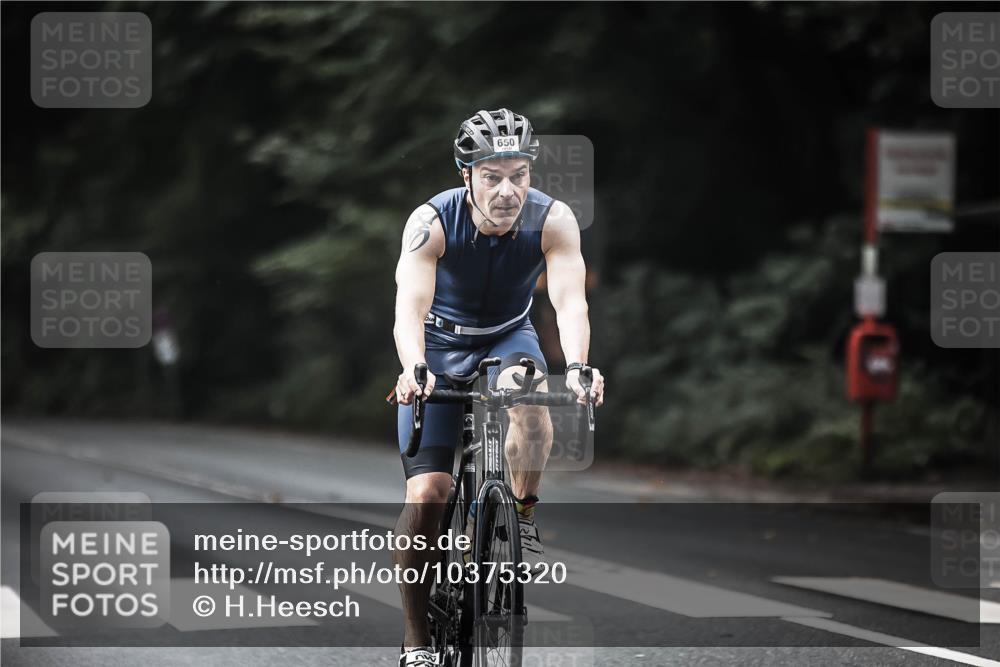 13.09.2026 - Stadtparktriathlon H.Heesch http://msf.ph/oto/10375320 13.09.2026 10:56:12 Radfahren 561, 1799 meine-sportfotos.de
