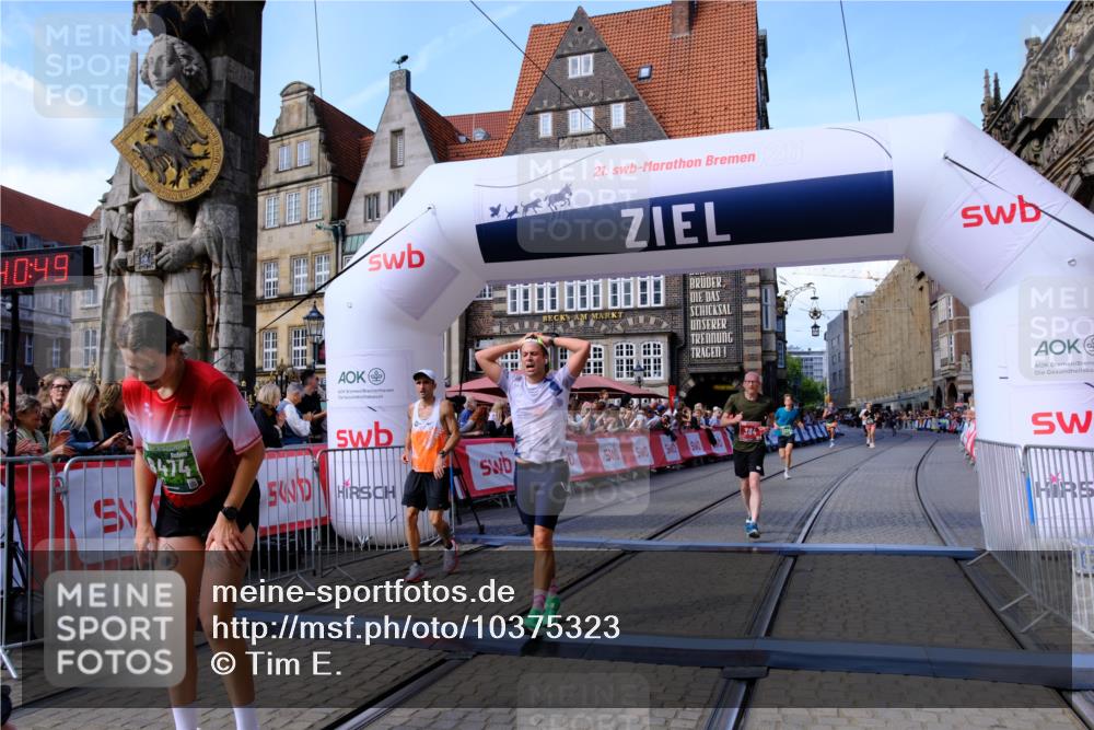 13.09.2026 - 21. swb-Marathon Bremen Tim E. http://msf.ph/oto/10375323 13.09.2026 13:11:38 Ziel 382, 1349, 2087, 3440, 3448, 3899, 4429, 6274, 8474, 9291, 9618, 9762 meine-sportfotos.de