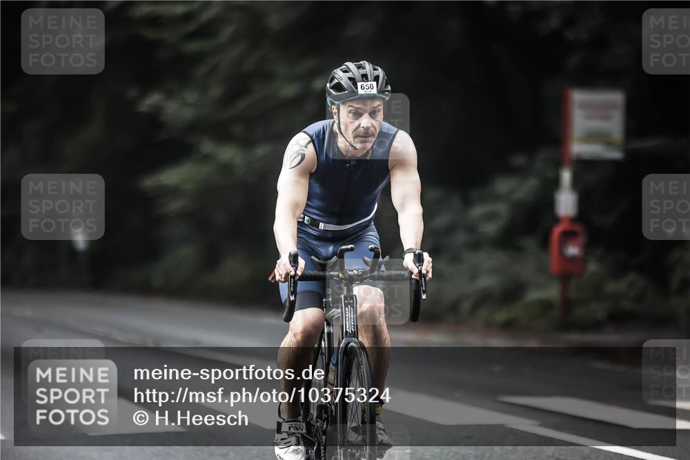 13.09.2026 - Stadtparktriathlon H.Heesch http://msf.ph/oto/10375324 13.09.2026 10:56:12 Radfahren 561, 1799 meine-sportfotos.de