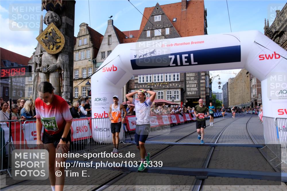 13.09.2026 - 21. swb-Marathon Bremen Tim E. http://msf.ph/oto/10375339 13.09.2026 13:11:38 Ziel 382, 1349, 2087, 3440, 3448, 3899, 4429, 6274, 8474, 9291, 9618, 9762 meine-sportfotos.de