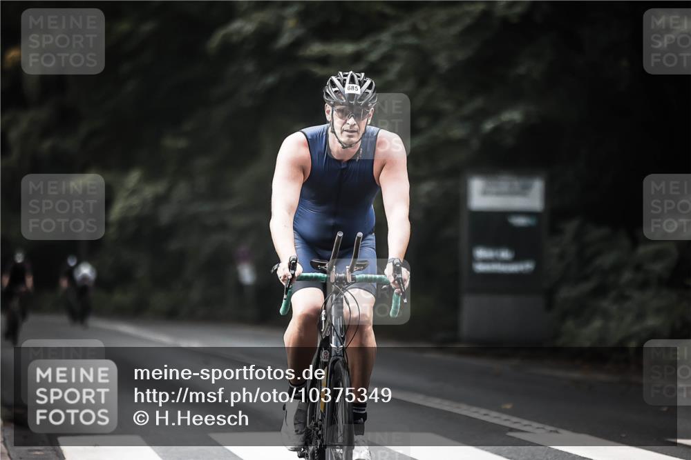 13.09.2026 - Stadtparktriathlon H.Heesch http://msf.ph/oto/10375349 13.09.2026 10:56:19 Radfahren 428, 509, 685 meine-sportfotos.de