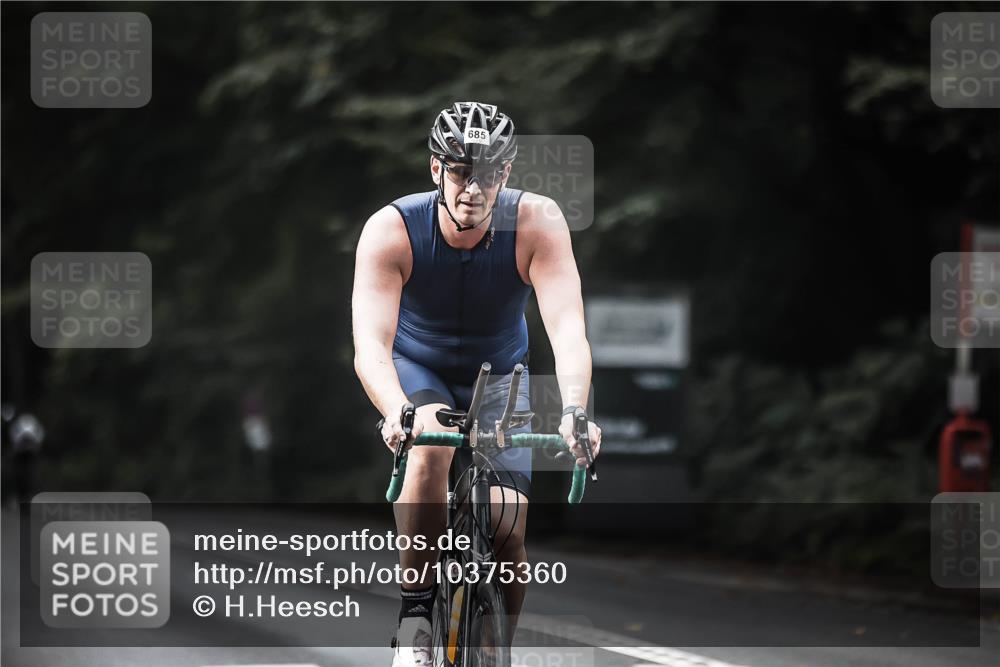 13.09.2026 - Stadtparktriathlon H.Heesch http://msf.ph/oto/10375360 13.09.2026 10:56:19 Radfahren 428, 509, 685 meine-sportfotos.de