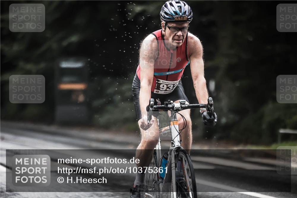 13.09.2026 - Stadtparktriathlon H.Heesch http://msf.ph/oto/10375361 13.09.2026 12:13:58 Radfahren 755, 932, 956, 985, 986, 998, 1061 meine-sportfotos.de