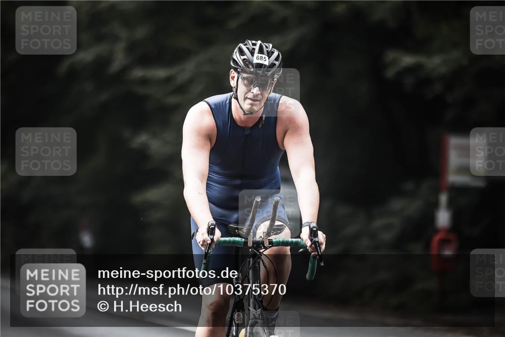 13.09.2026 - Stadtparktriathlon H.Heesch http://msf.ph/oto/10375370 13.09.2026 10:56:19 Radfahren 428, 509, 685 meine-sportfotos.de