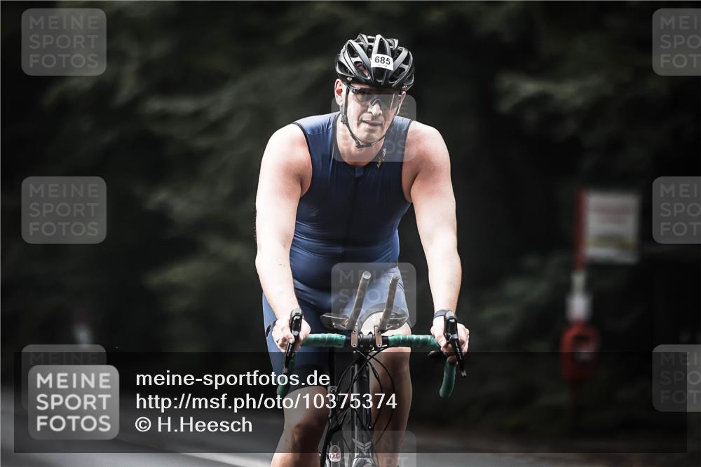 13.09.2026 - Stadtparktriathlon H.Heesch http://msf.ph/oto/10375374 13.09.2026 10:56:19 Radfahren 428, 509, 685 meine-sportfotos.de