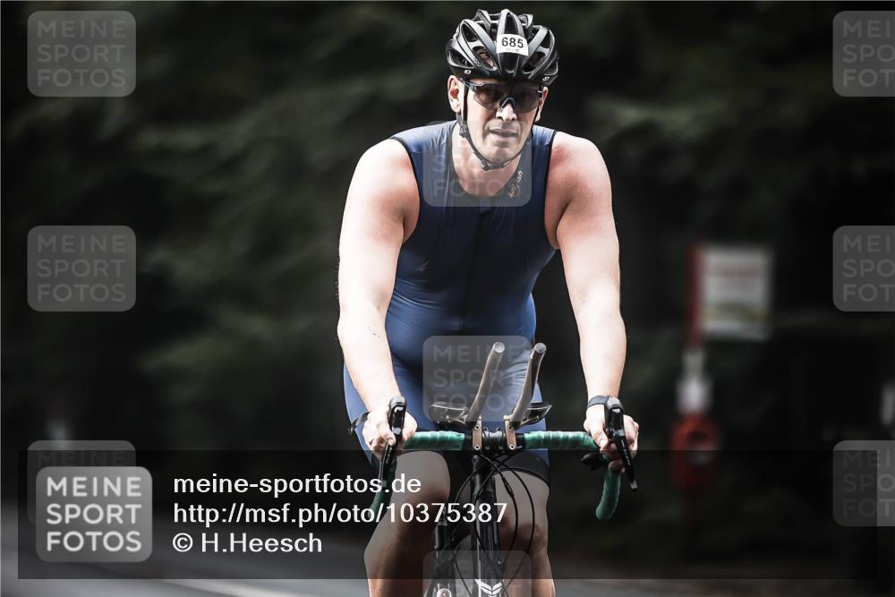 13.09.2026 - Stadtparktriathlon H.Heesch http://msf.ph/oto/10375387 13.09.2026 10:56:19 Radfahren 428, 509, 685 meine-sportfotos.de