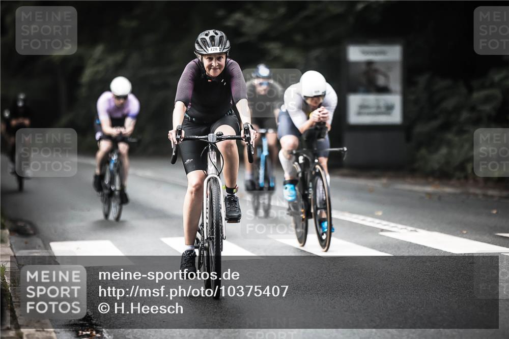 13.09.2026 - Stadtparktriathlon H.Heesch http://msf.ph/oto/10375407 13.09.2026 10:56:25 Radfahren 428, 509, 640, 683, 685, 708 meine-sportfotos.de