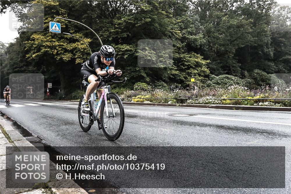 13.09.2026 - Stadtparktriathlon H.Heesch http://msf.ph/oto/10375419 13.09.2026 09:16:50 Radfahren 146, 193, 207 meine-sportfotos.de