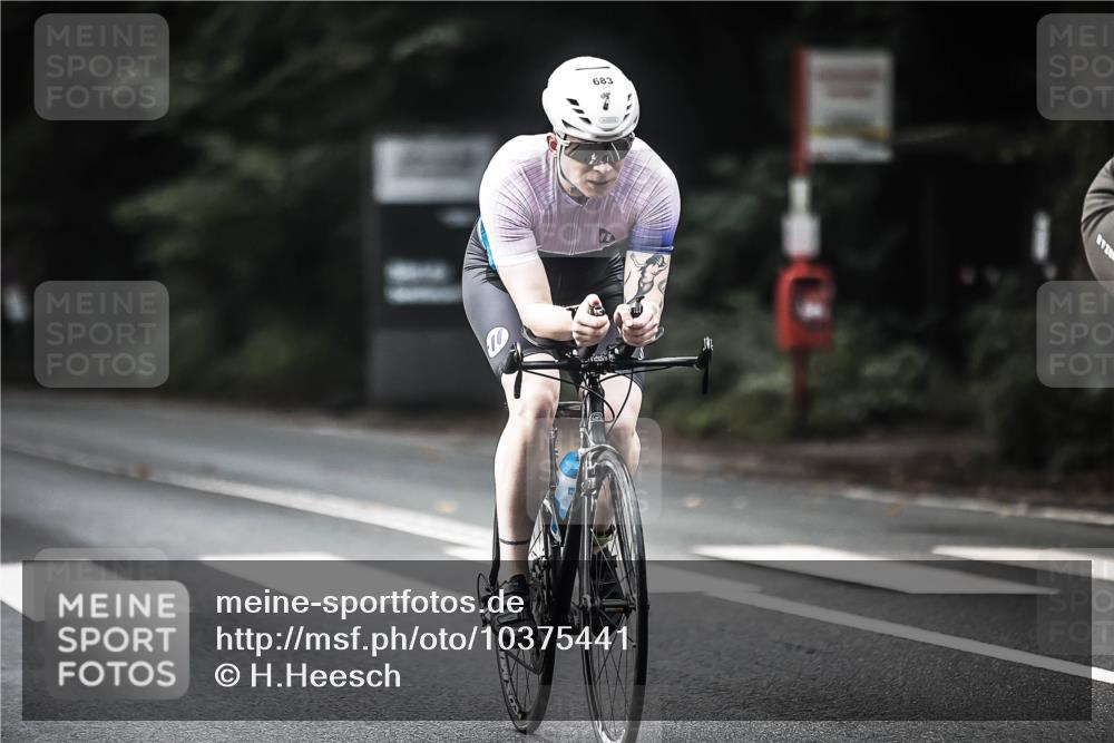 13.09.2026 - Stadtparktriathlon H.Heesch http://msf.ph/oto/10375441 13.09.2026 10:56:26 Radfahren 428, 509, 640, 683, 708 meine-sportfotos.de