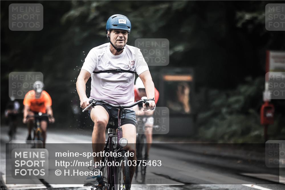 13.09.2026 - Stadtparktriathlon H.Heesch http://msf.ph/oto/10375463 13.09.2026 12:14:20 Radfahren 887, 899, 975, 1017 meine-sportfotos.de