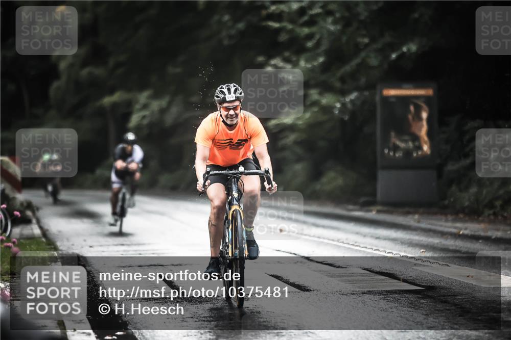 13.09.2026 - Stadtparktriathlon H.Heesch http://msf.ph/oto/10375481 13.09.2026 12:14:21 Radfahren 887, 899, 975, 1017 meine-sportfotos.de