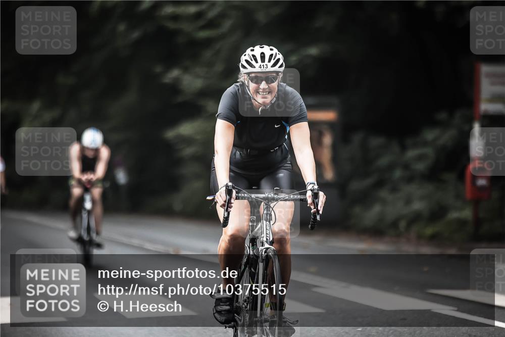 13.09.2026 - Stadtparktriathlon H.Heesch http://msf.ph/oto/10375515 13.09.2026 10:56:34 Radfahren 413, 670, 679, 688 meine-sportfotos.de