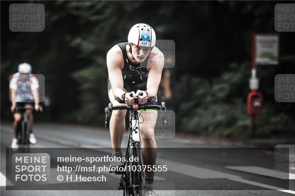 13.09.2026 - Stadtparktriathlon H.Heesch http://msf.ph/oto/10375555 13.09.2026 10:56:36 Radfahren 413, 670, 679, 688 meine-sportfotos.de