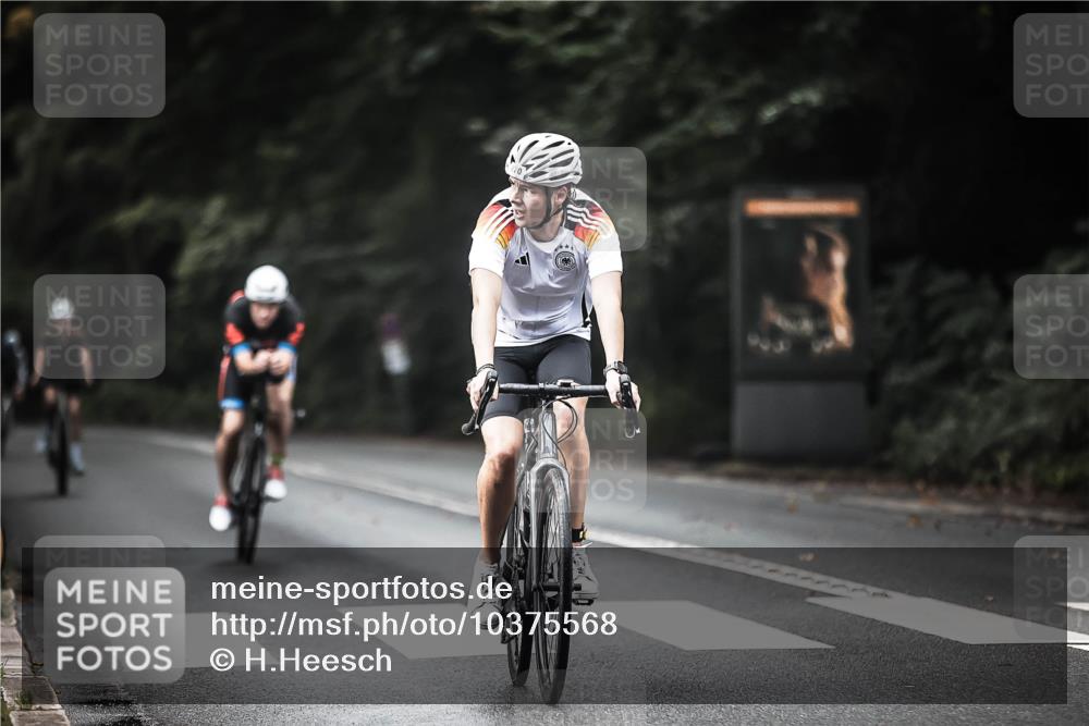 13.09.2026 - Stadtparktriathlon H.Heesch http://msf.ph/oto/10375568 13.09.2026 10:56:37 Radfahren 413, 443, 670, 679, 688 meine-sportfotos.de