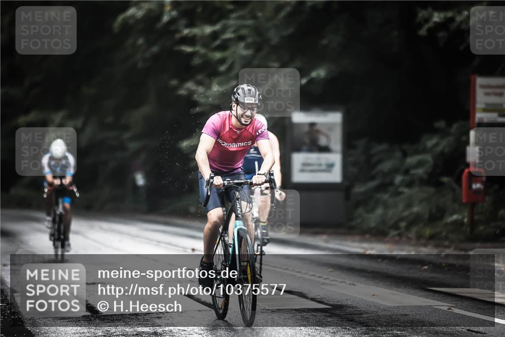 13.09.2026 - Stadtparktriathlon H.Heesch http://msf.ph/oto/10375577 13.09.2026 12:14:34 Radfahren 902, 954, 957, 1035, 1055 meine-sportfotos.de