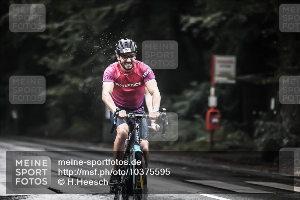 13.09.2026 - Stadtparktriathlon H.Heesch http://msf.ph/oto/10375595 13.09.2026 12:14:35 Radfahren 954, 957, 1035, 1055 meine-sportfotos.de