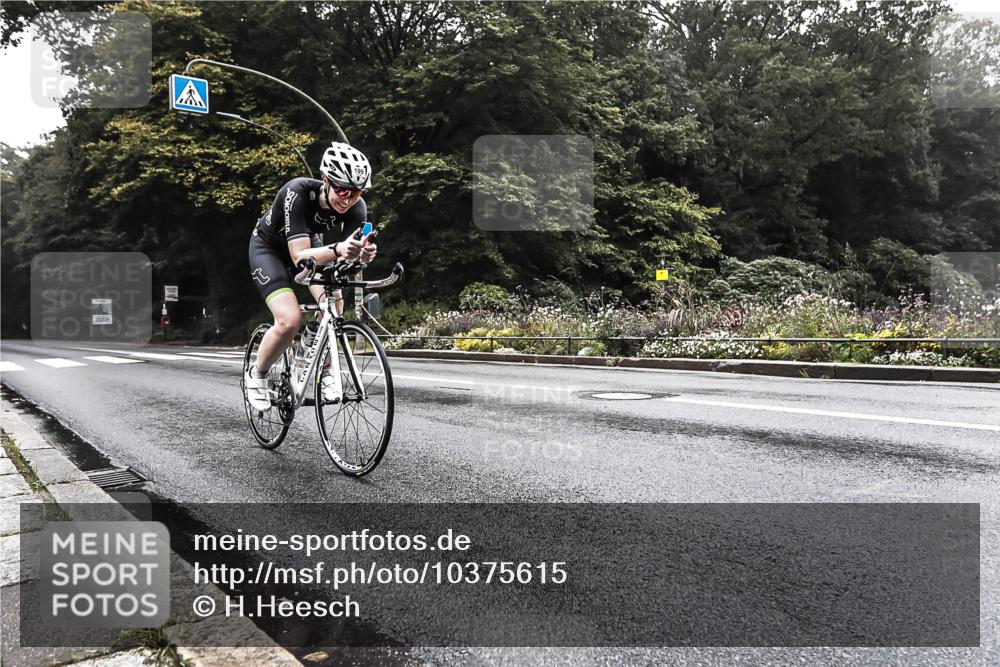 13.09.2026 - Stadtparktriathlon H.Heesch http://msf.ph/oto/10375615 13.09.2026 09:17:56 Radfahren 62, 139, 199 meine-sportfotos.de