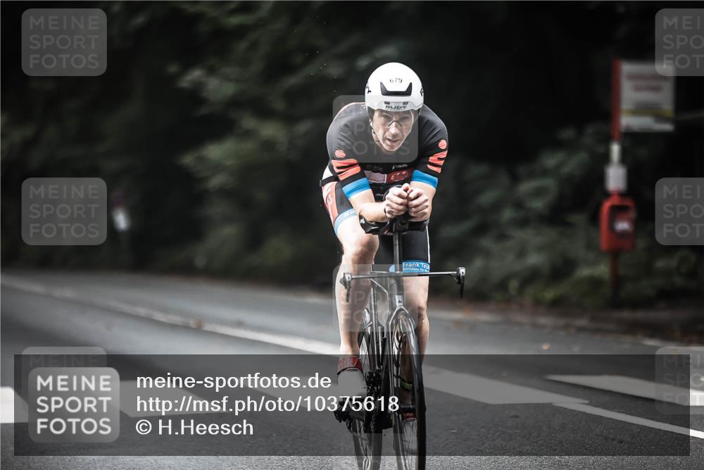 13.09.2026 - Stadtparktriathlon H.Heesch http://msf.ph/oto/10375618 13.09.2026 10:56:39 Radfahren 413, 443, 670, 679, 688 meine-sportfotos.de