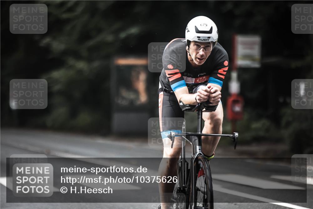 13.09.2026 - Stadtparktriathlon H.Heesch http://msf.ph/oto/10375626 13.09.2026 10:56:39 Radfahren 413, 443, 670, 679, 688 meine-sportfotos.de
