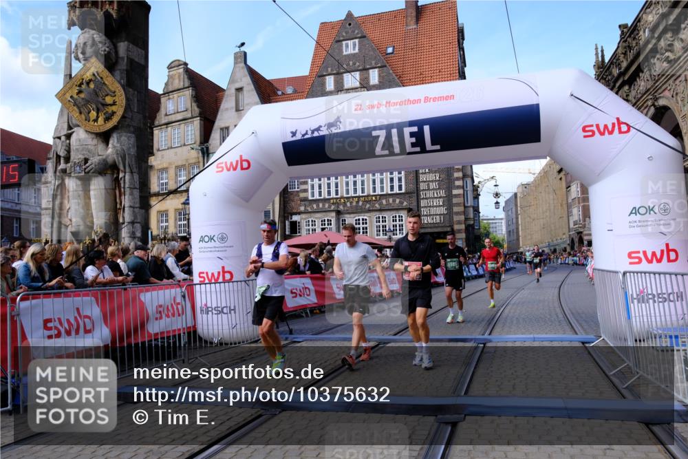 13.09.2026 - 21. swb-Marathon Bremen Tim E. http://msf.ph/oto/10375632 13.09.2026 13:12:04 Ziel 826, 863, 4368, 4651, 5521, 5585, 5893, 6059, 6668, 8996, 9398, 13055 meine-sportfotos.de