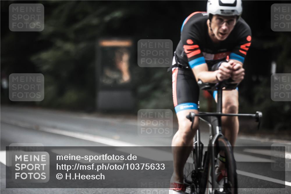 13.09.2026 - Stadtparktriathlon H.Heesch http://msf.ph/oto/10375633 13.09.2026 10:56:39 Radfahren 413, 443, 670, 679, 688 meine-sportfotos.de