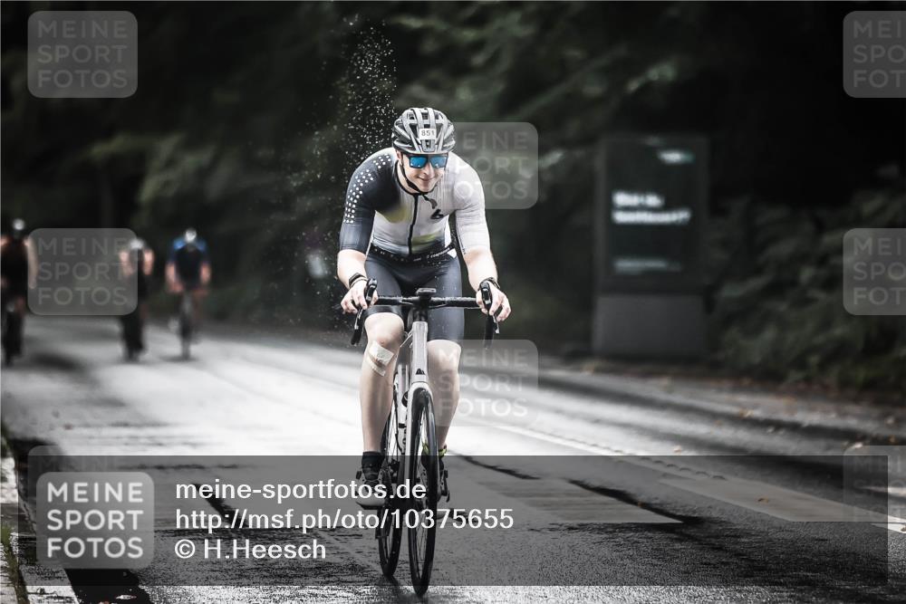 13.09.2026 - Stadtparktriathlon H.Heesch http://msf.ph/oto/10375655 13.09.2026 12:14:45 Radfahren 851, 888, 971, 1057, 1121 meine-sportfotos.de