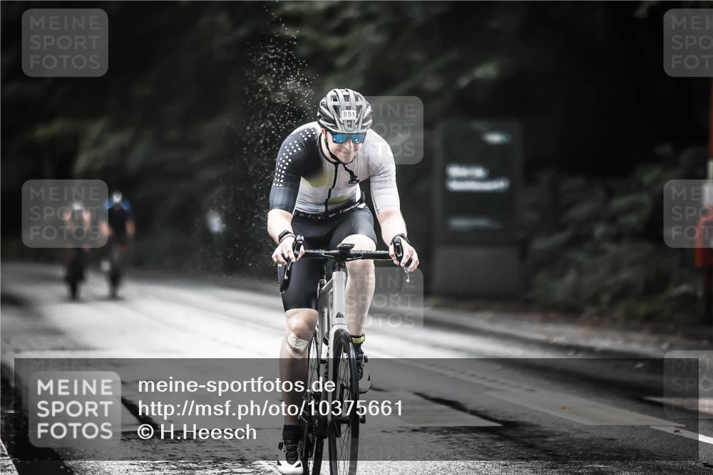 13.09.2026 - Stadtparktriathlon H.Heesch http://msf.ph/oto/10375661 13.09.2026 12:14:45 Radfahren 851, 888, 971, 1057, 1121 meine-sportfotos.de
