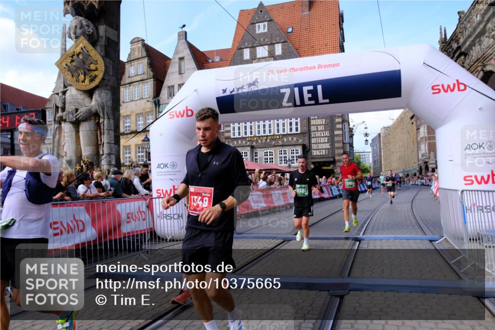 13.09.2026 - 21. swb-Marathon Bremen Tim E. http://msf.ph/oto/10375665 13.09.2026 13:12:05 Ziel 826, 863, 4368, 4651, 5521, 5585, 5893, 6059, 6668, 8996, 9398, 13055 meine-sportfotos.de