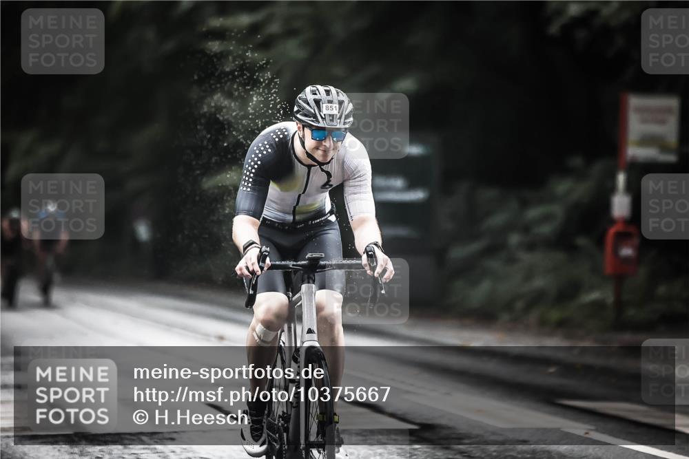 13.09.2026 - Stadtparktriathlon H.Heesch http://msf.ph/oto/10375667 13.09.2026 12:14:45 Radfahren 851, 888, 971, 1057, 1121 meine-sportfotos.de