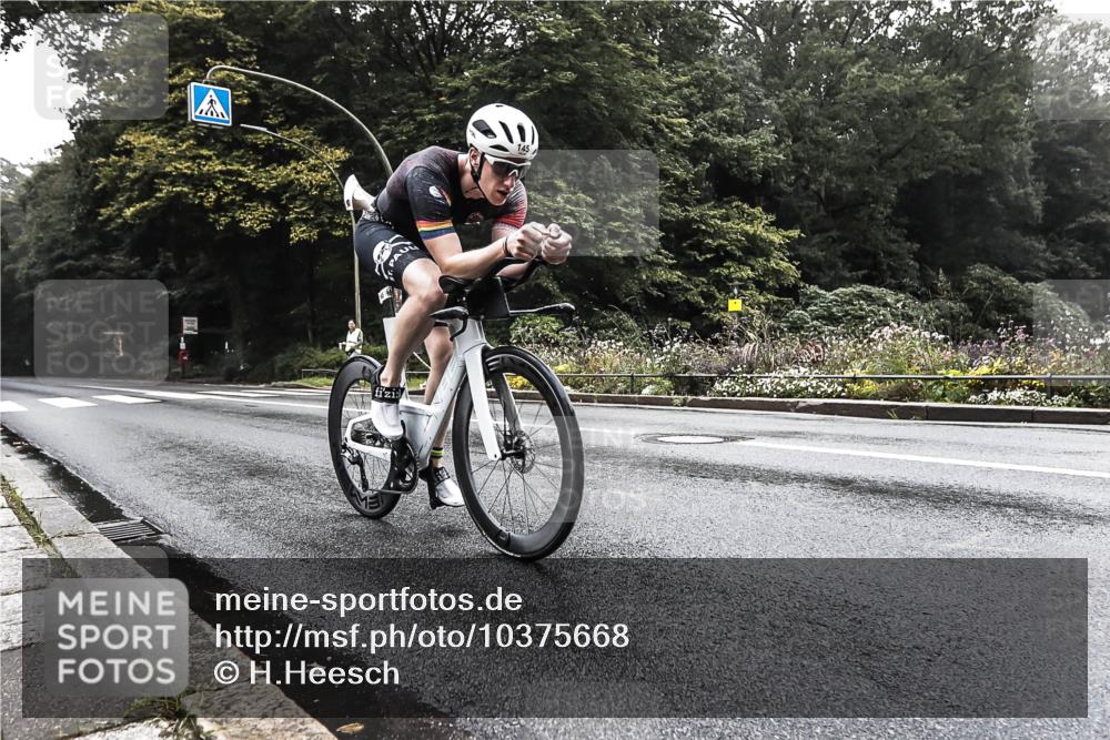 13.09.2026 - Stadtparktriathlon H.Heesch http://msf.ph/oto/10375668 13.09.2026 09:18:11 Radfahren 145, 209 meine-sportfotos.de